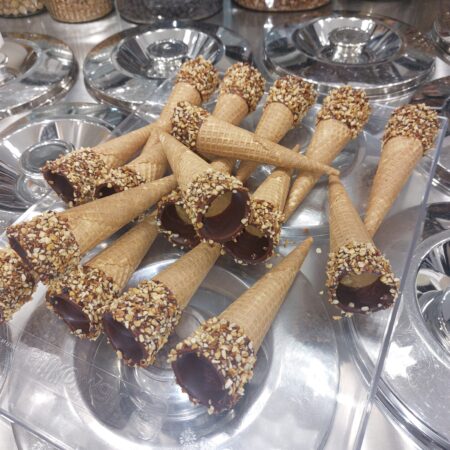 CONO CROCCANTE CIOCCOLATO E GRANELLE DI NOCCIOLE